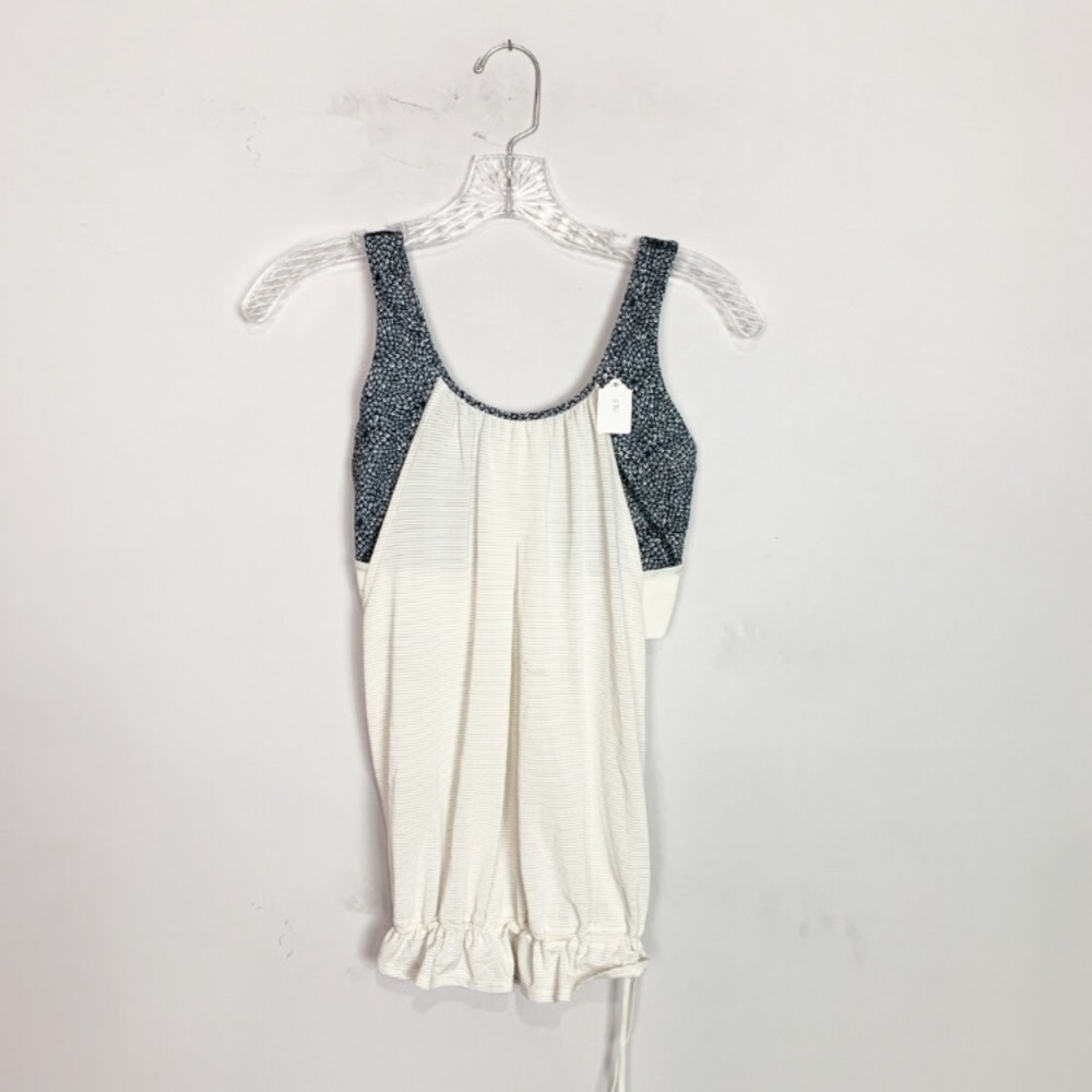 Lululemon sports bra active wear top